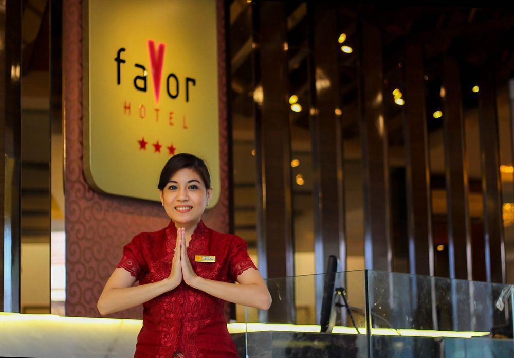 Favor Hotel Makassar City Center By Life Exteriör bild