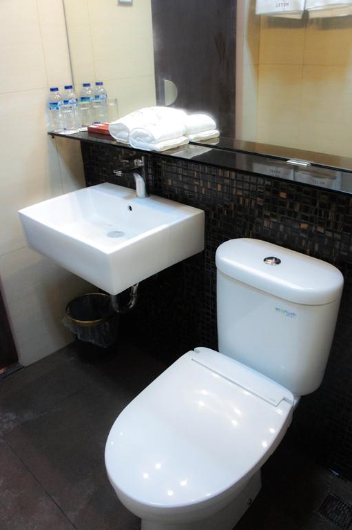 Favor Hotel Makassar City Center By Life Rum bild